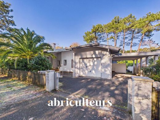 Luxury home in Seignosse, Landes