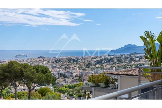 Apartment / Etagenwohnung in Le Cannet, Alpes-Maritimes