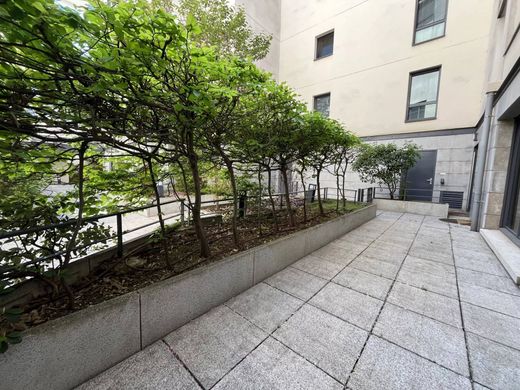 Duplex in Motte-Picquet, Commerce, Necker, Paris