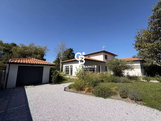 Luxury home in La Teste-de-Buch, Gironde