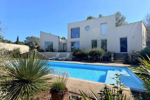 Nîmes, Gardのヴィラ