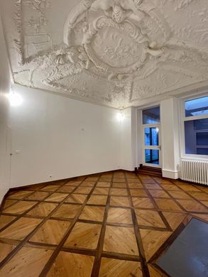 Apartment / Etagenwohnung in Chambéry, Savoy