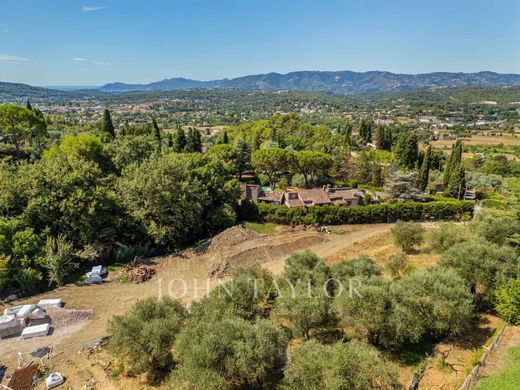 Grond in Grasse, Alpes-Maritimes
