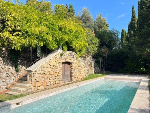 Valbonne, Alpes-Maritimesの高級住宅