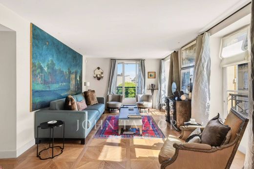 Apartment / Etagenwohnung in Tour Eiffel, Invalides – Ecole Militaire, Saint-Thomas d’Aquin, Paris