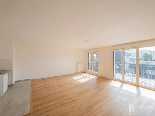 ﺷﻘﺔ ﻓﻲ Courbevoie, Hauts-de-Seine