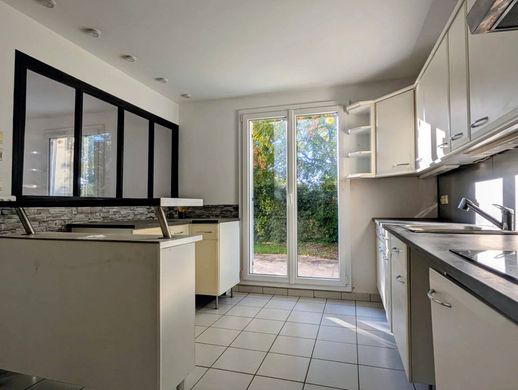 Casa de lujo en Plaisir, Yvelines