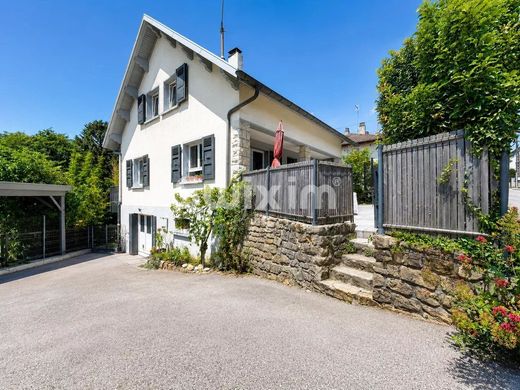 Luxury home in Divonne-les-Bains, Ain