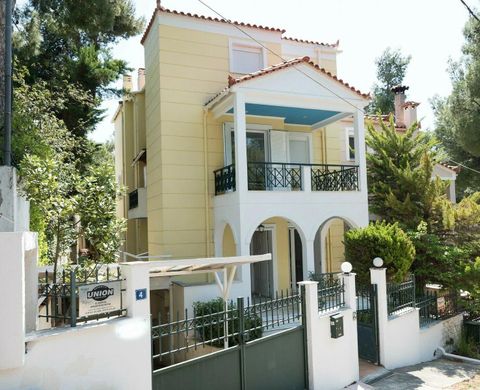 Maison de luxe à Diónysos, Nomarchía Anatolikís Attikís