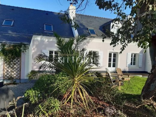 Luxury home in Sauzon, Morbihan