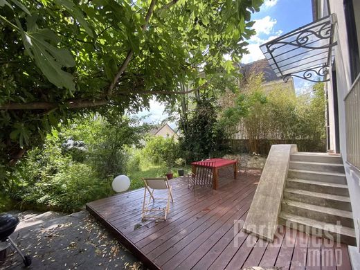 Casa de lujo en Sèvres, Altos de Sena