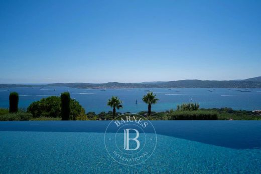 Willa w Grimaud, Var