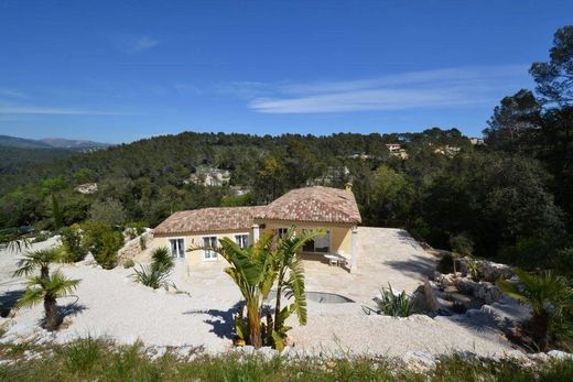 Villa in Roquefort-les-Pins, Alpes-Maritimes