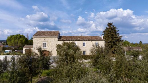 ﻣﻨﺰﻝ ﺭﻳﻔﻲ/ ﺑﻴﺖ ﻤﺰﺭﻋﺔ ﻓﻲ La Calmette, Gard