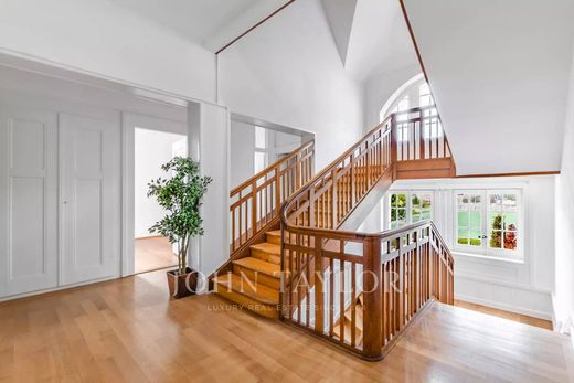 Villa in Blonay, Riviera-Pays-d'Enhaut District