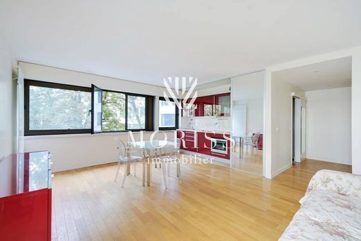 Apartment in Champs-Elysées, Madeleine, Triangle d’or, Paris