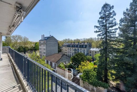 Apartment / Etagenwohnung in Versailles, Yvelines