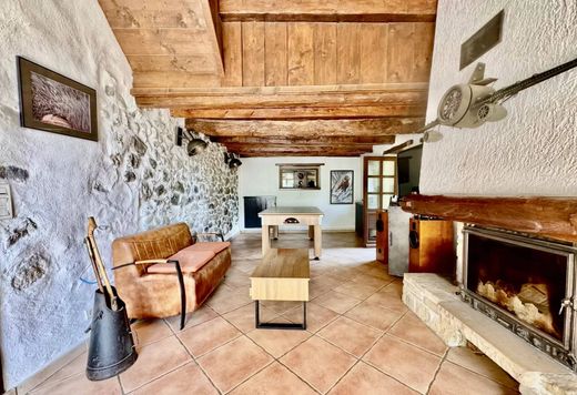 Casa rural / Casa de pueblo en Sillingy, Alta Saboya