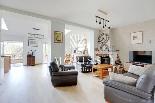 Элитный дом, Colombes, Hauts-de-Seine