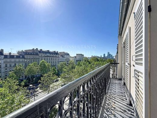 Apartment in Neuilly-sur-Seine, Hauts-de-Seine
