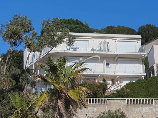 Apartment in Le Lavandou, Var