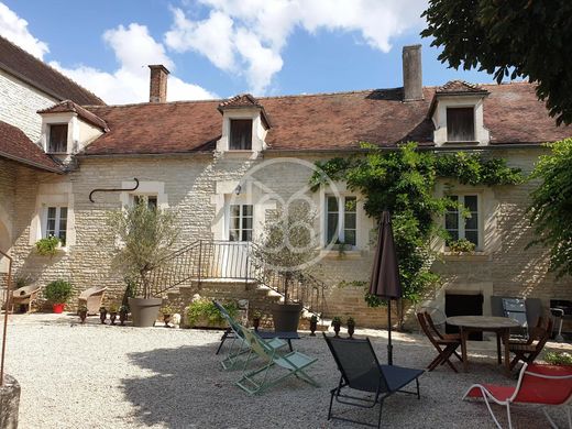 Luksusowy dom w Tonnerre, Yonne