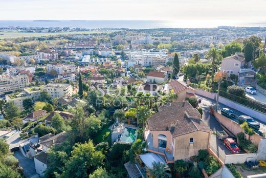 Villa en Mandelieu-la-Napoule, Alpes Marítimos