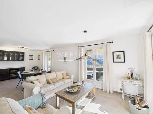 Villa en Le Broc, Alpes Marítimos