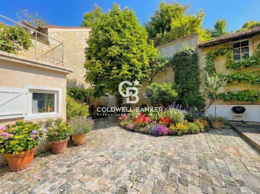 Maisons-Laffitte, Yvelinesの高級住宅