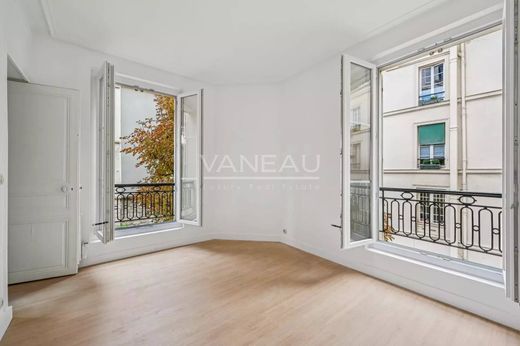 Apartment / Etagenwohnung in Tour Eiffel, Invalides – Ecole Militaire, Saint-Thomas d’Aquin, Paris