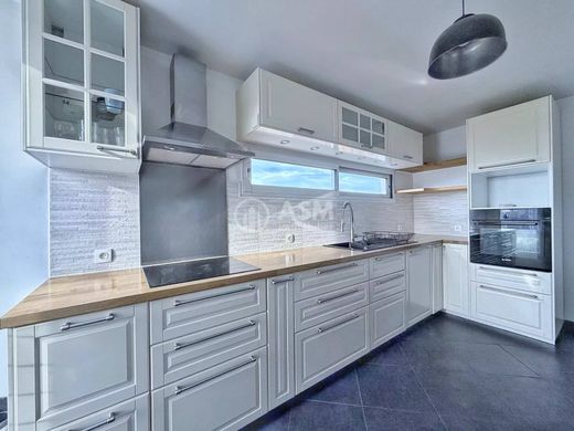 Apartment in Nanterre, Hauts-de-Seine