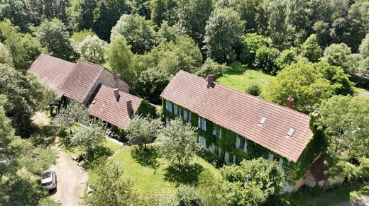 Landhaus / Bauernhof in Mouron-sur-Yonne, Nièvre