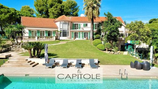 Antibes, Alpes-Maritimesの高級住宅