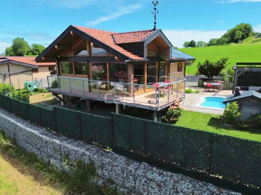 Casa di lusso a Lyaud, Alta Savoia