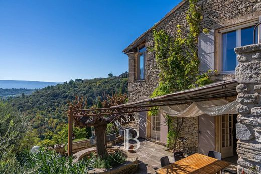 Luxury home in Gordes, Vaucluse