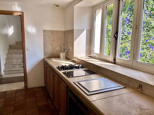 Casa di lusso a Bormes-les-Mimosas, Var