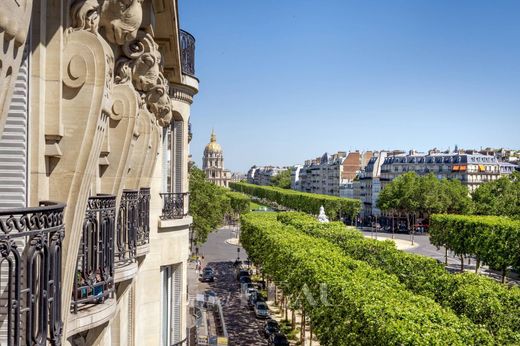 Apartment / Etagenwohnung in Tour Eiffel, Invalides – Ecole Militaire, Saint-Thomas d’Aquin, Paris