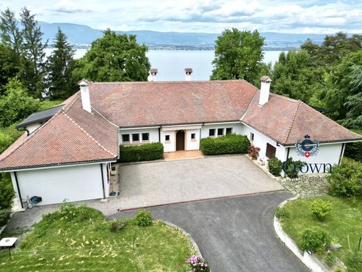 Messery, Haute-Savoieの高級住宅