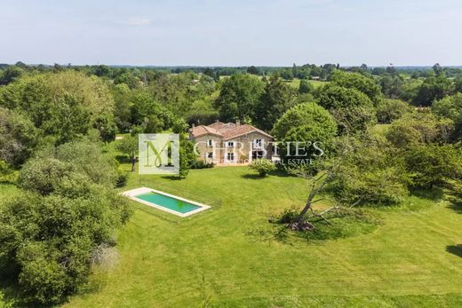 Luxury home in Baurech, Gironde