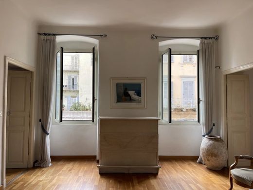 Apartment / Etagenwohnung in Bastia, Haute-Corse