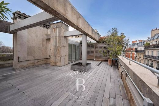 Apartment in Tour Eiffel, Invalides – Ecole Militaire, Saint-Thomas d’Aquin, Paris