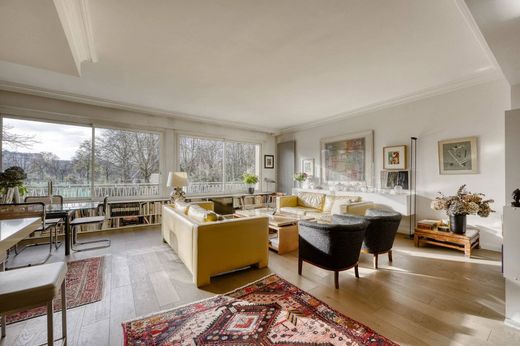 Apartment in La Muette, Auteuil, Porte Dauphine, Paris