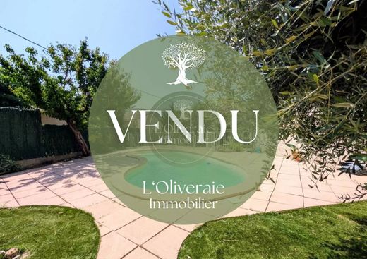 Luxury home in Auriol, Bouches-du-Rhône