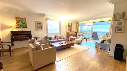 Apartament w Wersal, Yvelines