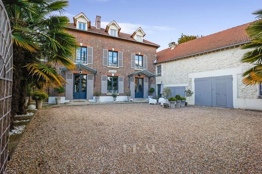 Luxury home in Beynes, Yvelines