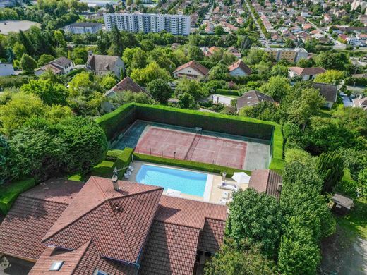 호화 저택 / Bourgoin-Jallieu, Isère