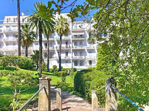 Apartment / Etagenwohnung in Cannes, Alpes-Maritimes
