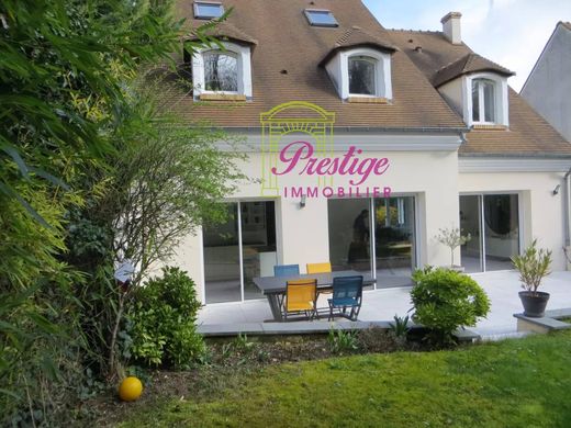 Maison de luxe à Le Mesnil-le-Roi, Yvelines