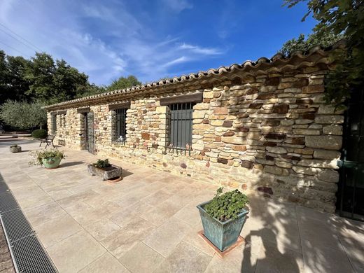 Luxury home in Fontarèches, Gard