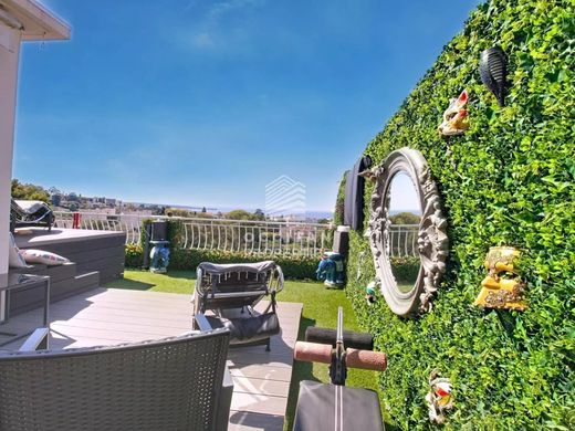 Apartment / Etagenwohnung in Cannes, Alpes-Maritimes